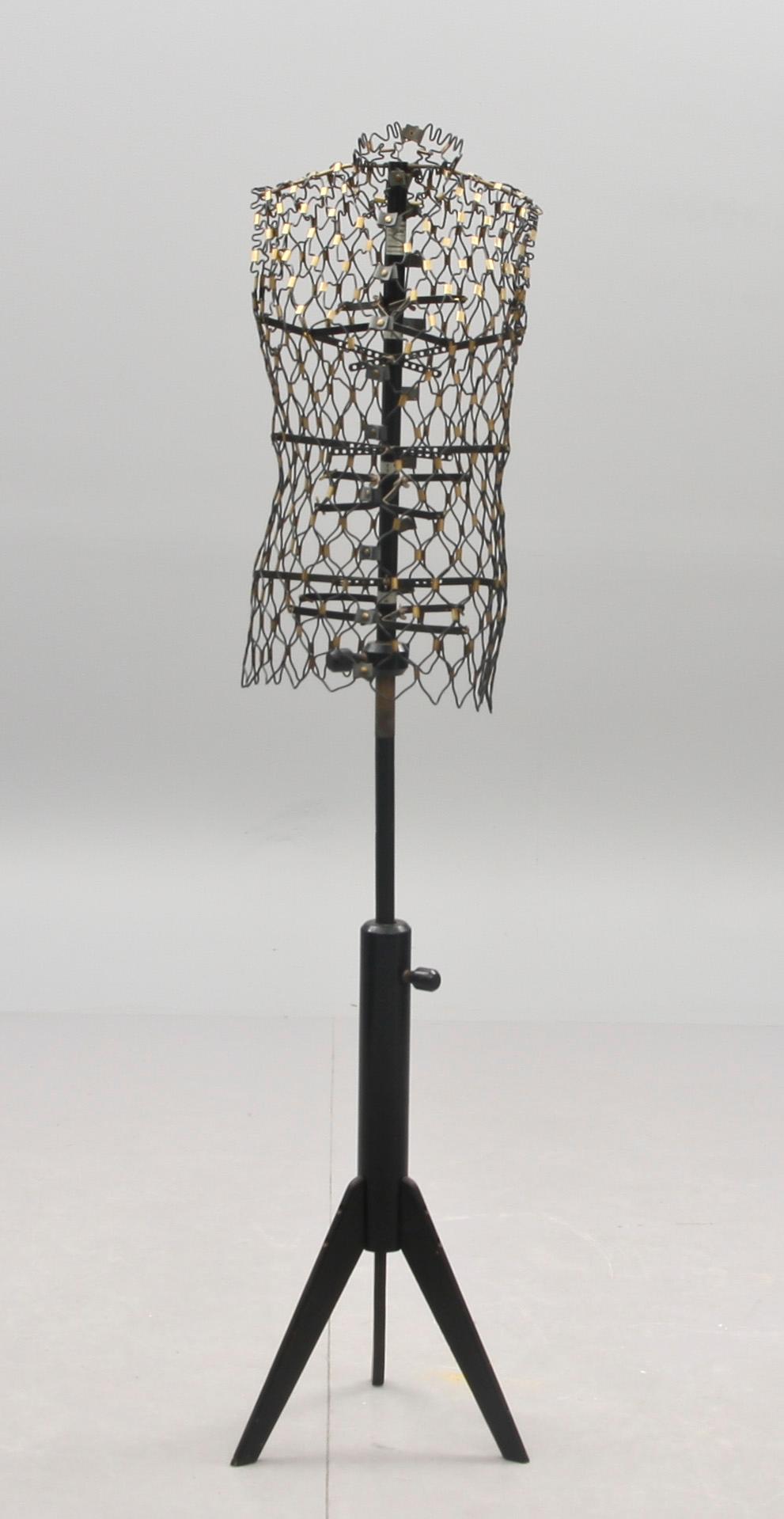 PROVDOCKA, Frankrike, "Idéal" 1900-talets mitt.