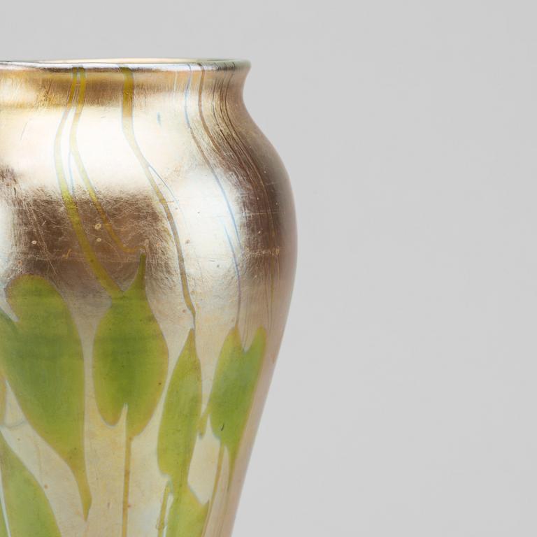 Louis Comfort Tiffany, a Favrile glass vase, U.S.A, 1909.
