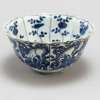 A blue and white bowl, Ming dynasty (1368-1644).