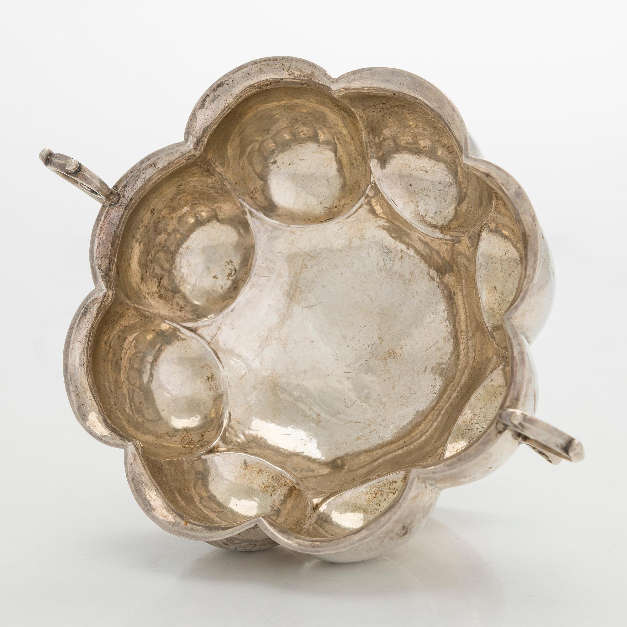 Skål, silver, 1700-tal, oidentifierade stämplar.