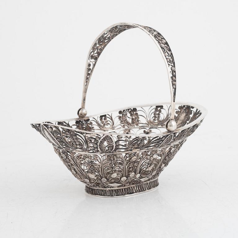 Konfektkorg, silver, Polen, 1800-tal, stämplad Krakow.