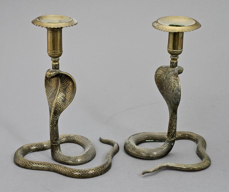 LJUSSTAKAR, ett par, gulmetall, orientaliska, 1900-tal.