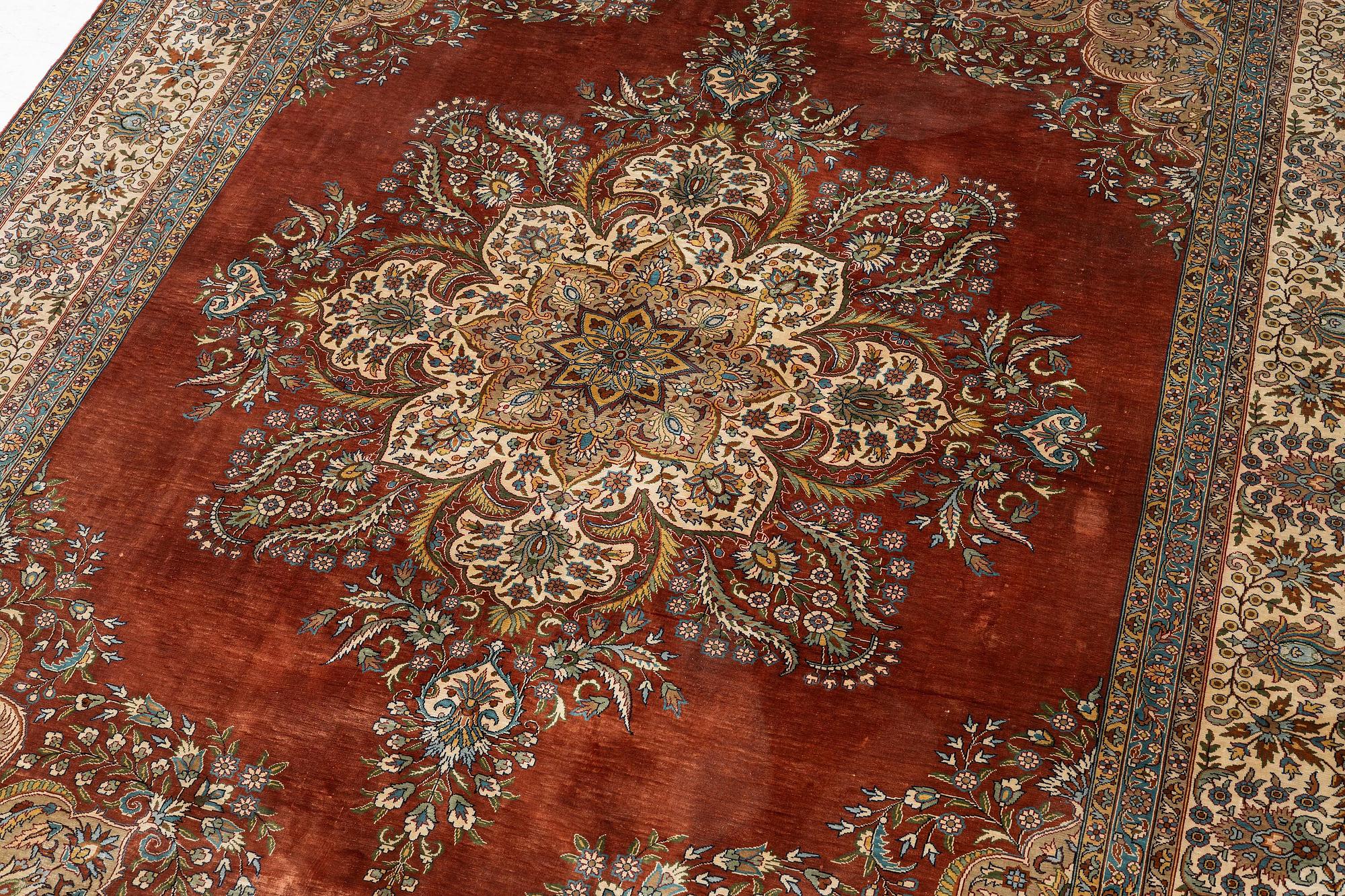 Matta, semiantik Turkisk silke, ca 294 x 198 cm.