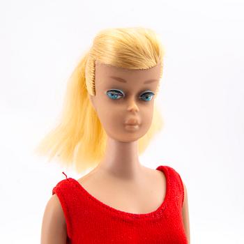 Barbie och Ken, dockor 3 st. samt kläder, vintage, "Swirl Ponytail Barbie" Mattel 1964.