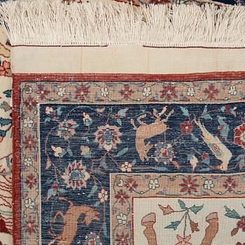 A RUG, semi-antique Esfahan, Seirafian, ca 169 x 108 cm (as well as a flat woven area at each end).