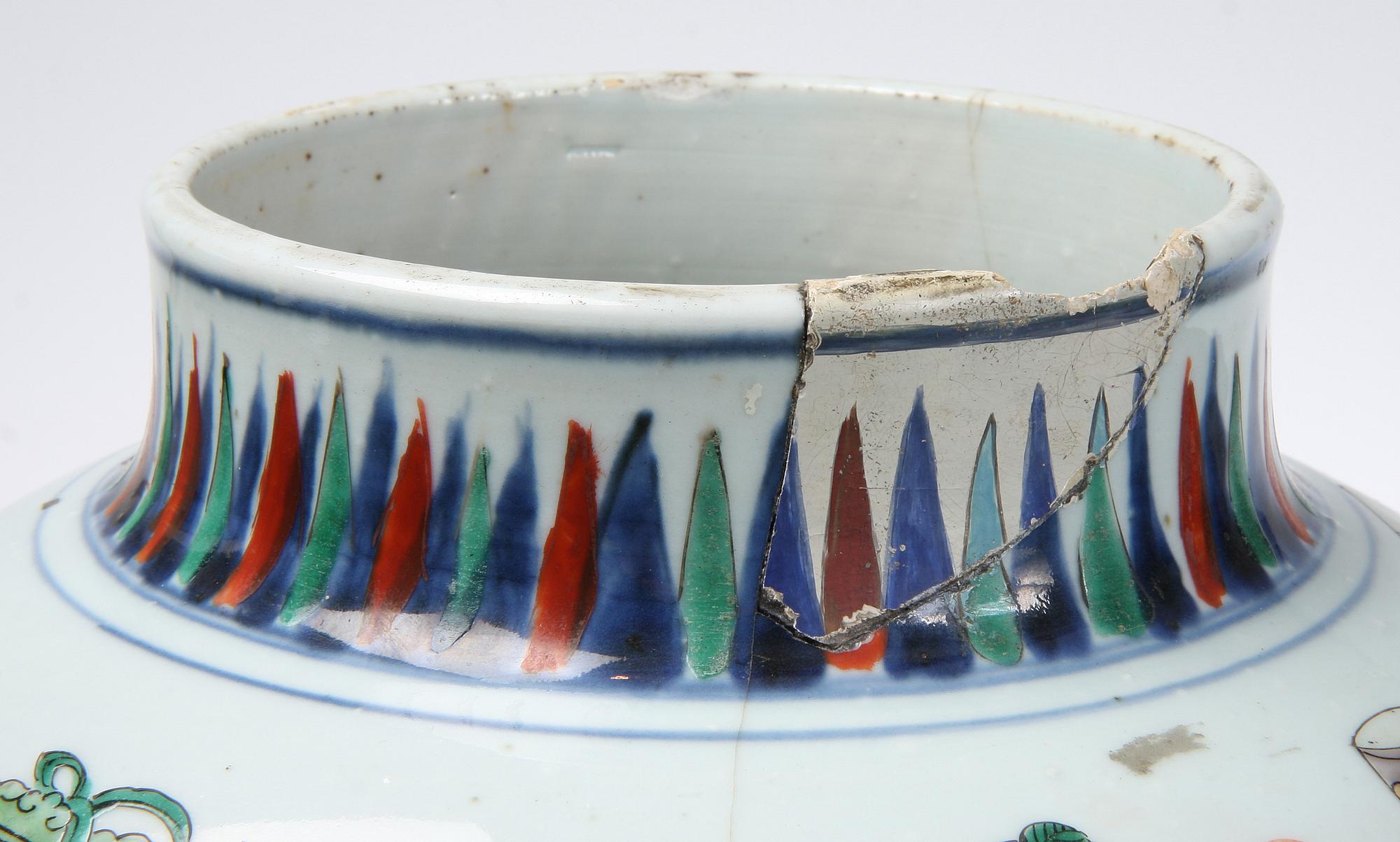 A Transitional wucai jar, 17th Century.