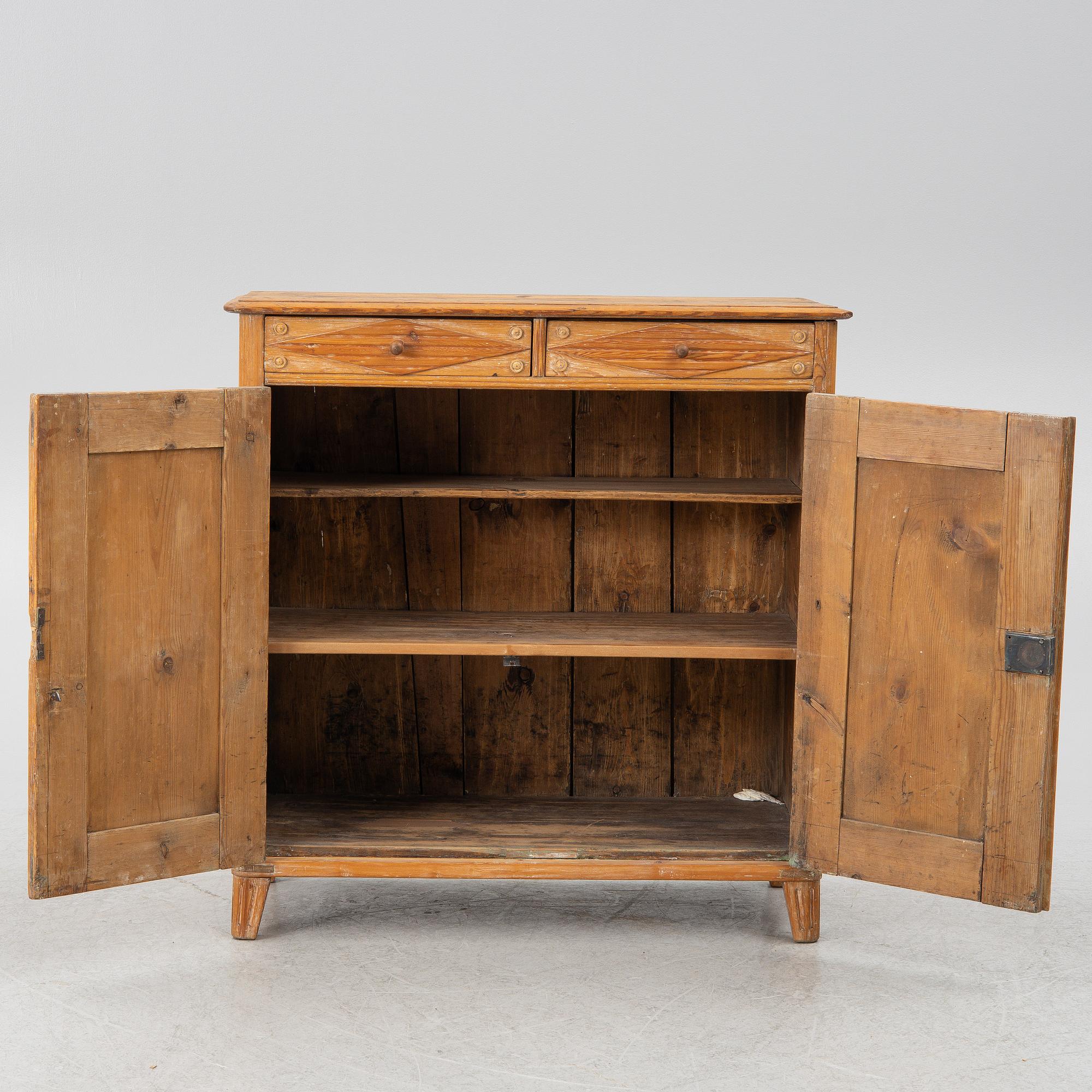 Skänk, sengustaviansk, 1800-tal.