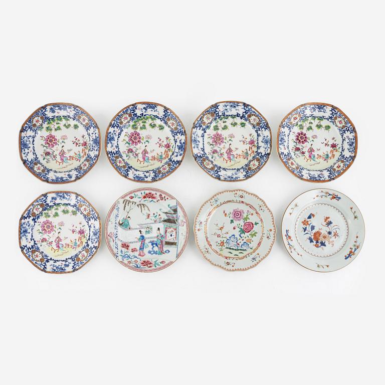 A set of eight Chinese export procelain plates, Qing dynasty, Qianlong (1736-95).