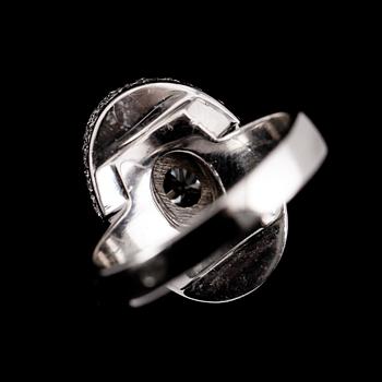 RING, 18 k vitguld, briljantslipade diamanter tot ca 1.95 ct.