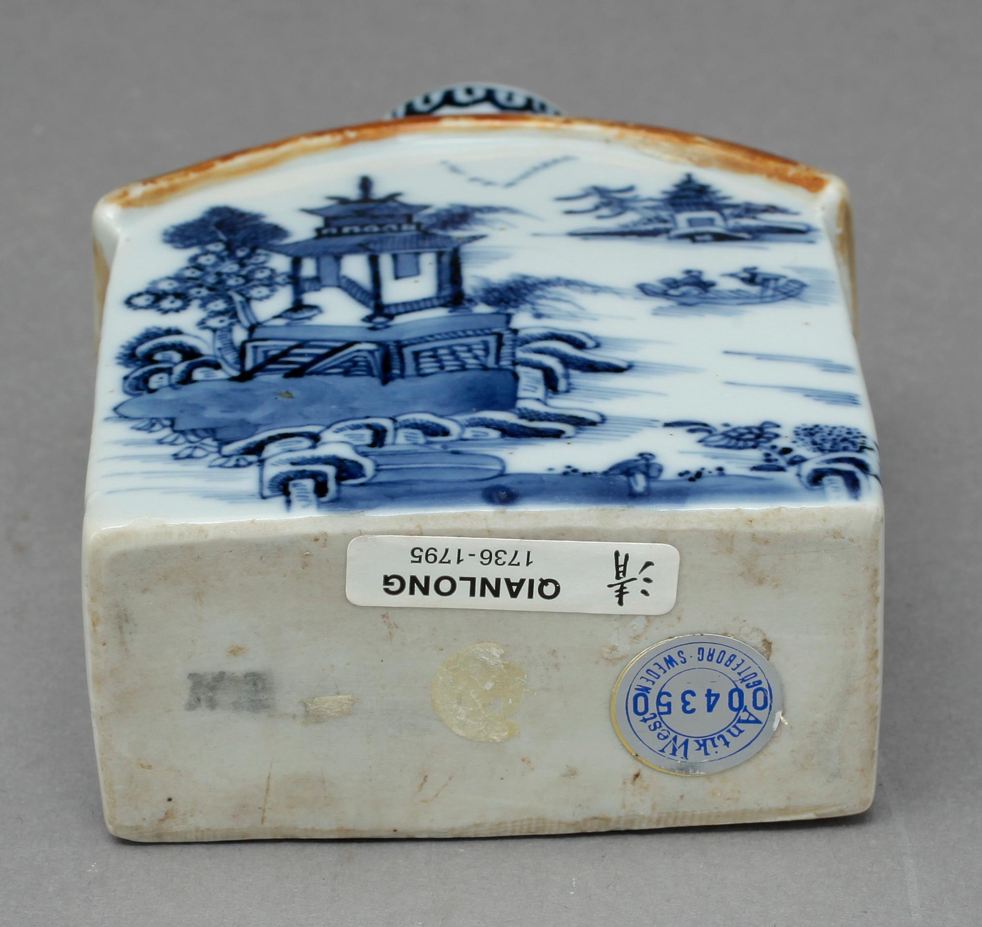 TEDOSA, porslin, Kina, Qianlong, 1736-95.