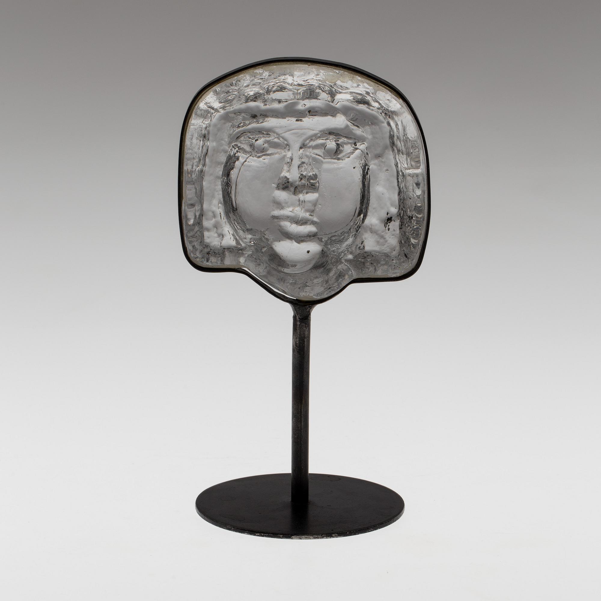 An Erik Höglund glass sculpture, unsigned.