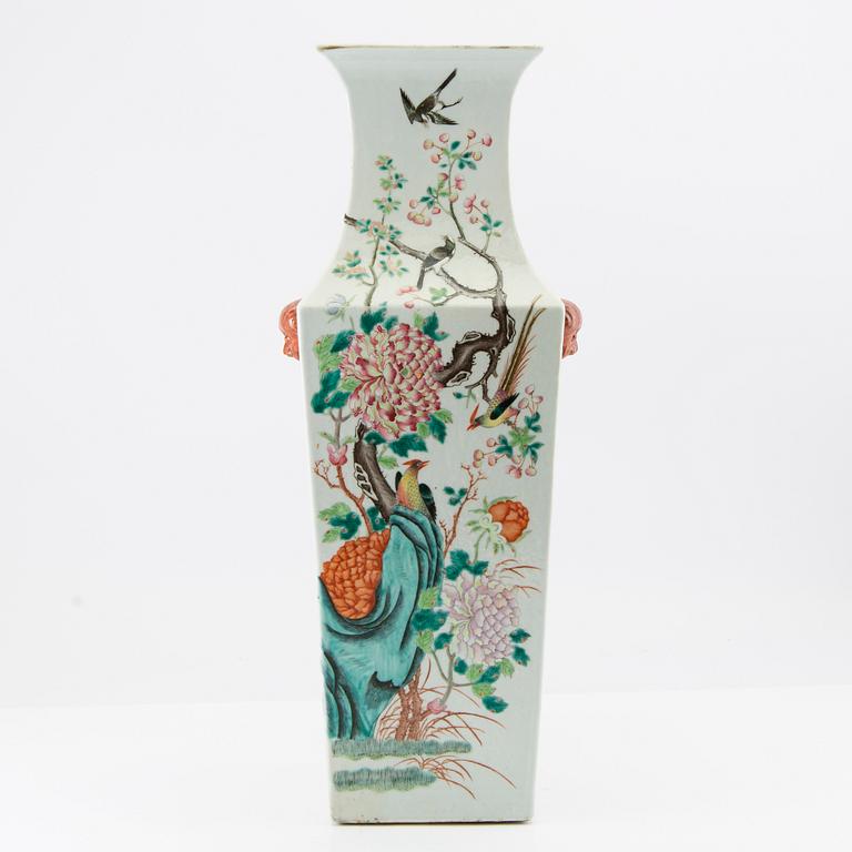 A famille rose 'birds' vase, late Qing dynasty.