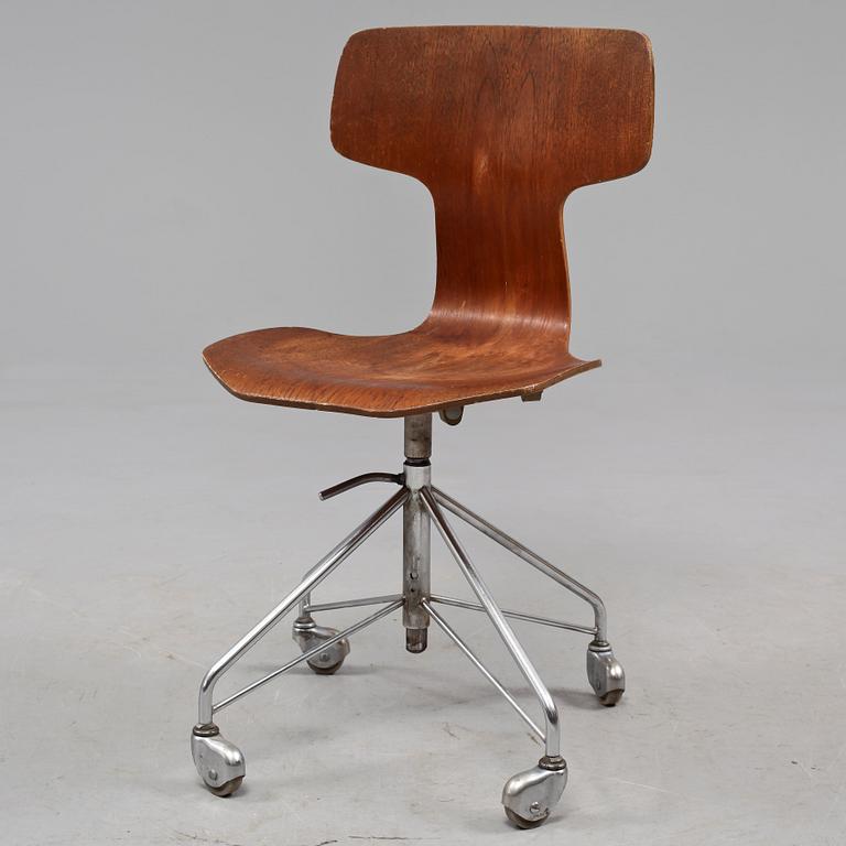 SKRIVBORDSSTOL, Arne Jacobsen för Fritz Hansen, 1950/60-tal.