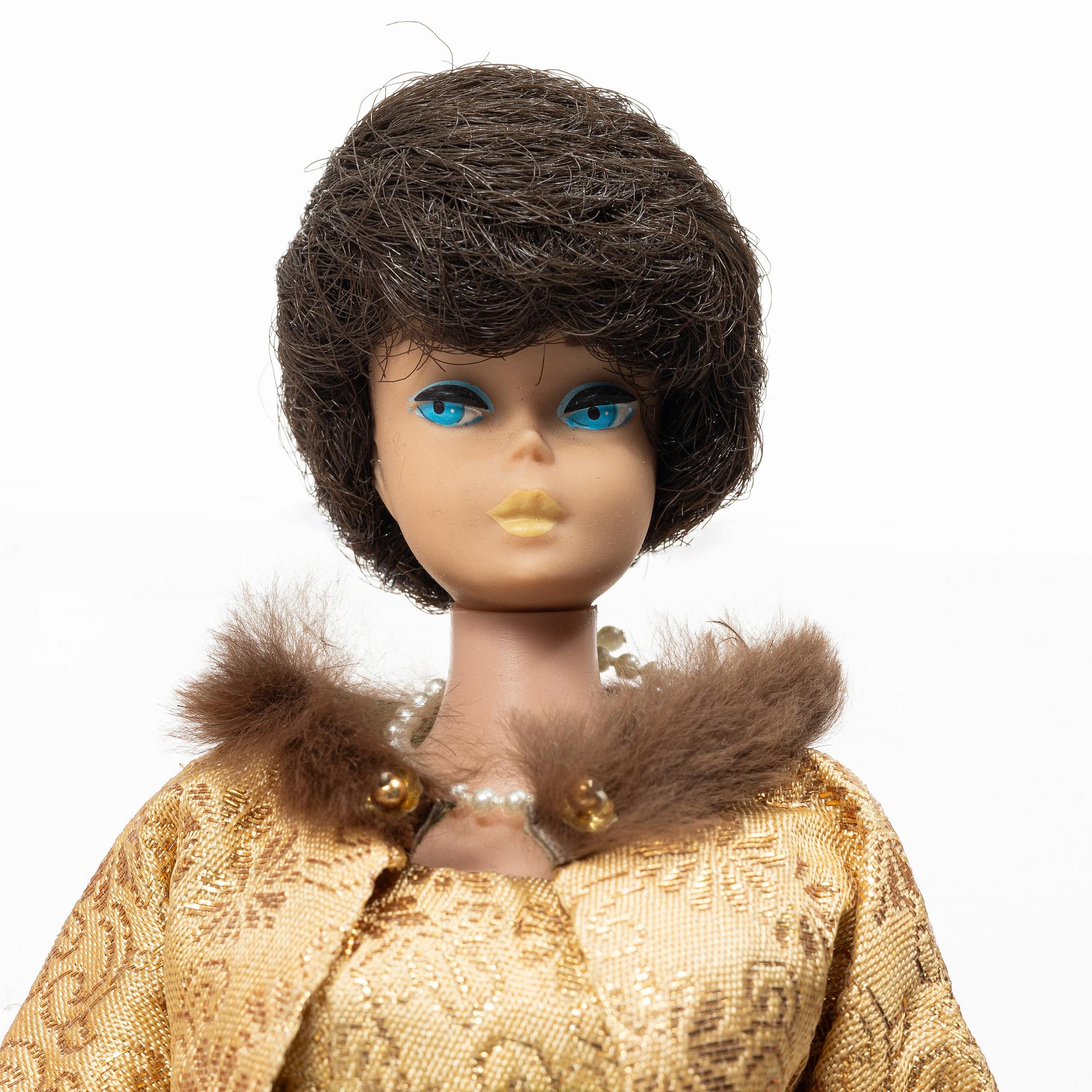 Barbiedockor, 3 st, samt kläder och accessoarer, Mattel, 1960-tal.