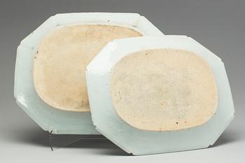 SERVERINGSFAT, 2 st, porslin, Kina Qianlong(1736-1795).