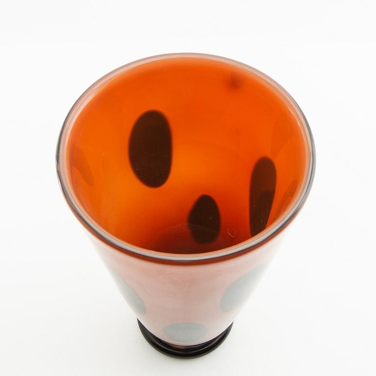 Anne Nilsson, a vase, Orrefors, 1988.