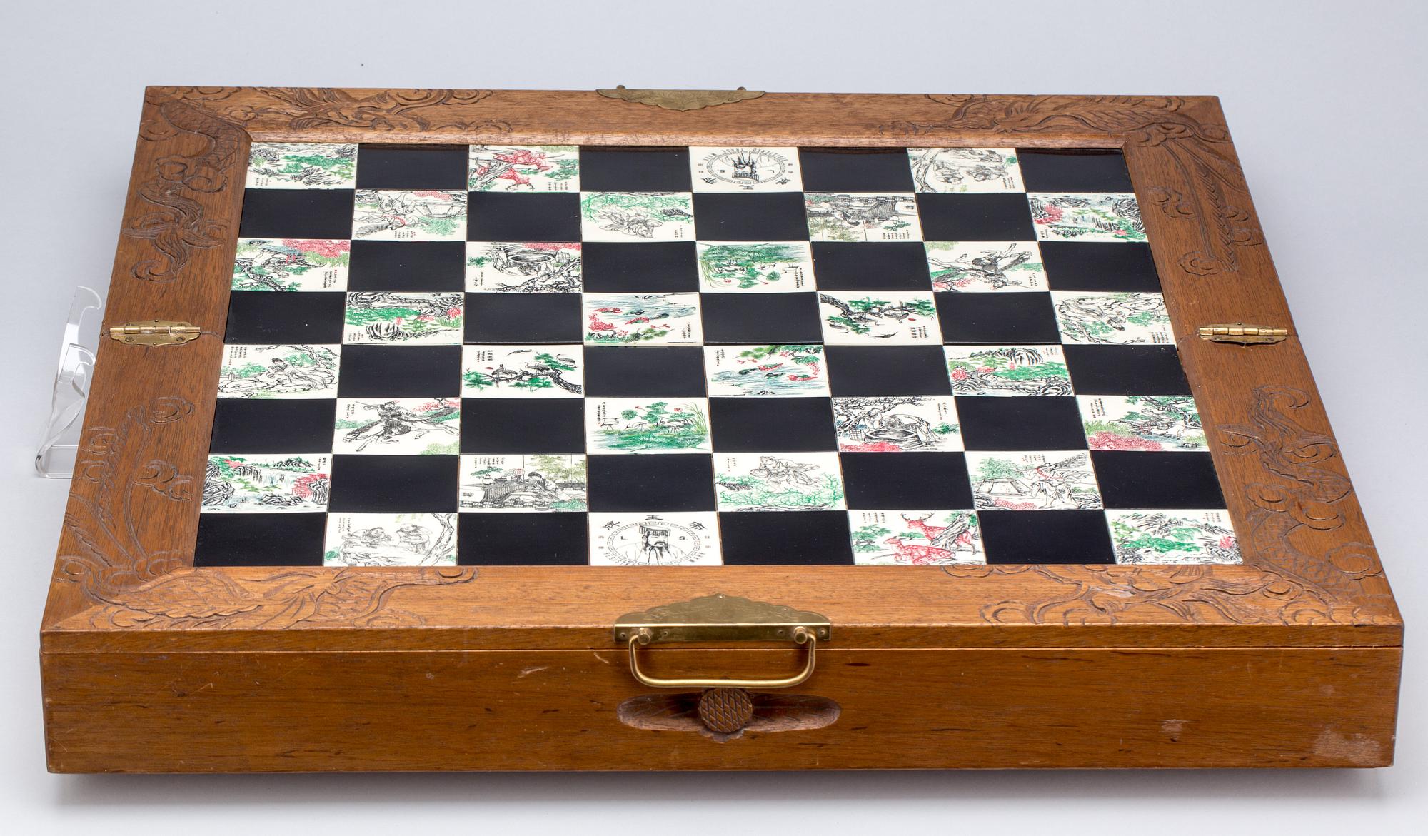 SCHACKBRÄDE med PJÄSER, Kina. 1900-talets mitt.