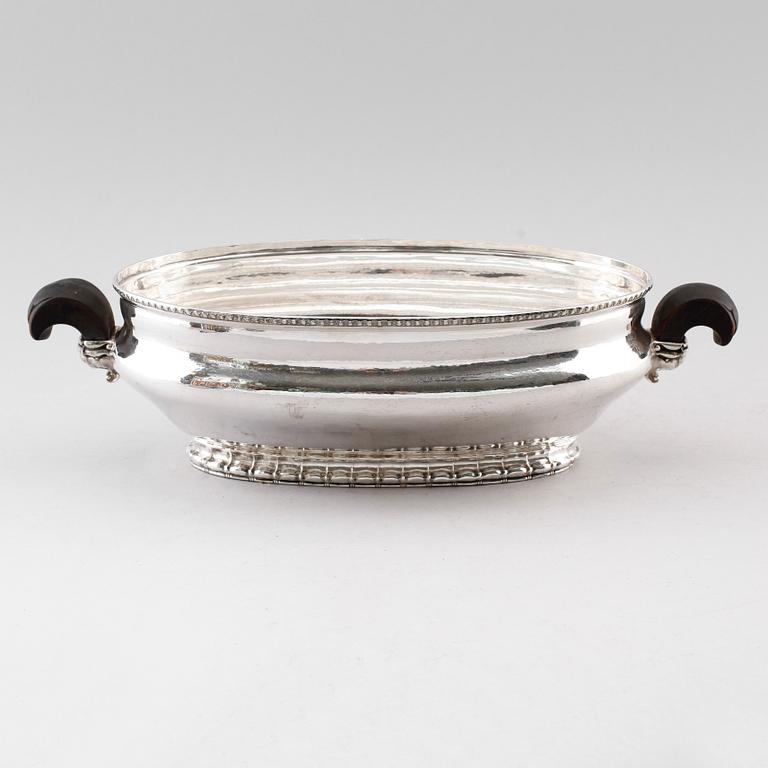 JARDINJÄR, silver, svenska importstämplar, 1920-tal. Vikt ca 1172 gram.