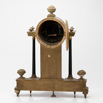 Table pendulum clock, 19th century.