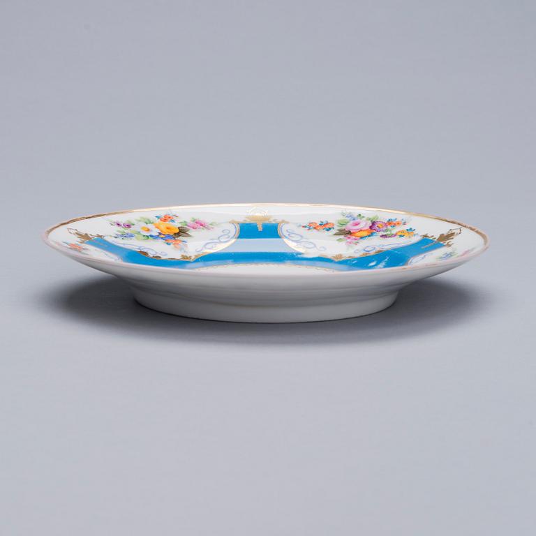 A RUSSIAN PLATE, porcelain, The Popov Factory ca 1850-1870.