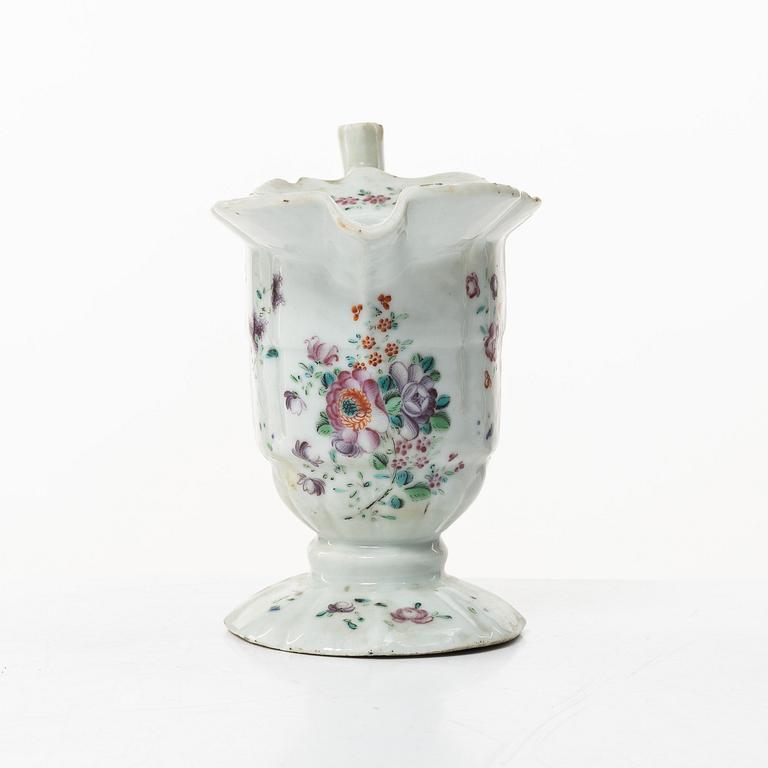 A collection of export porcelain, China, Qing dynasty, 18th century.