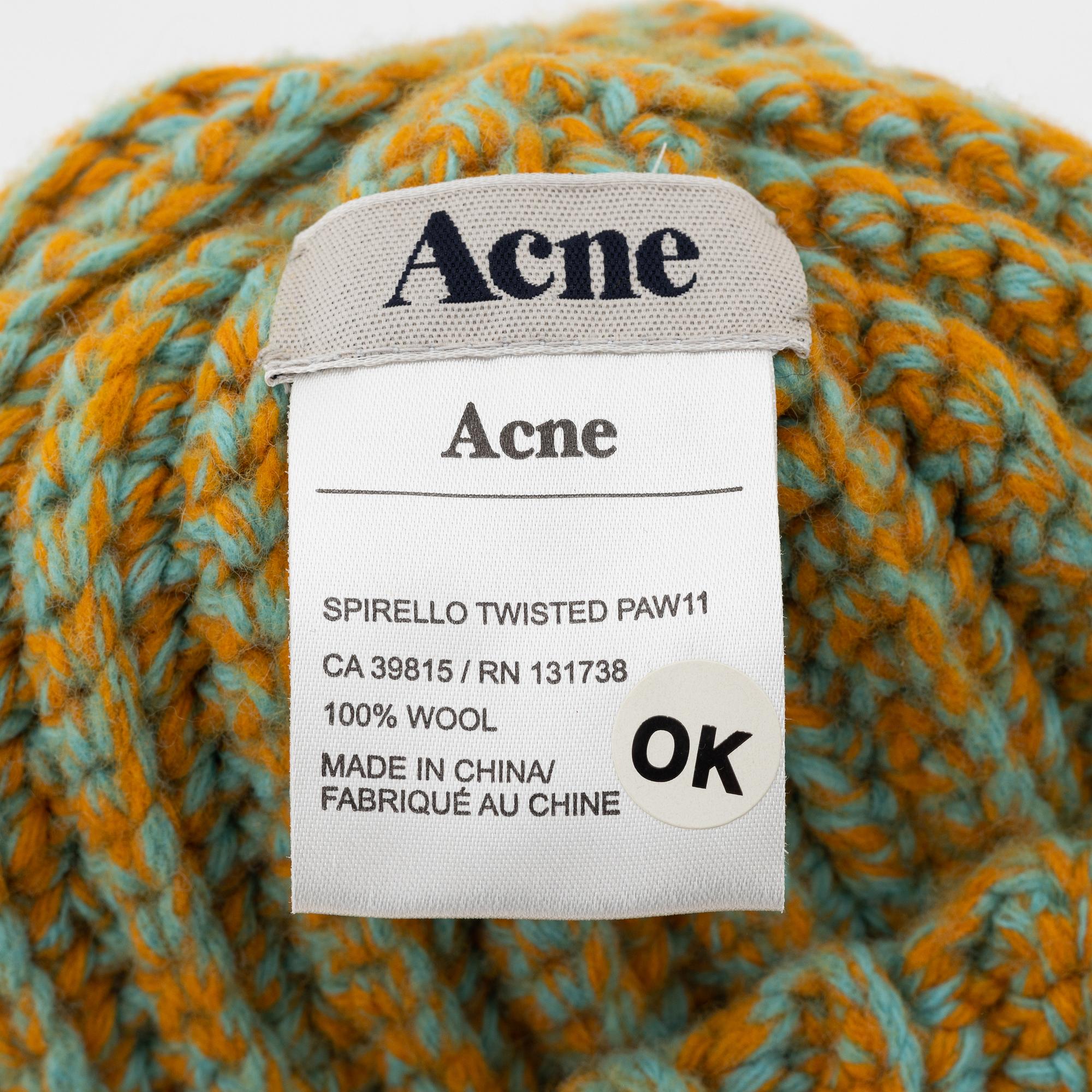 ACNE, tre mössor.