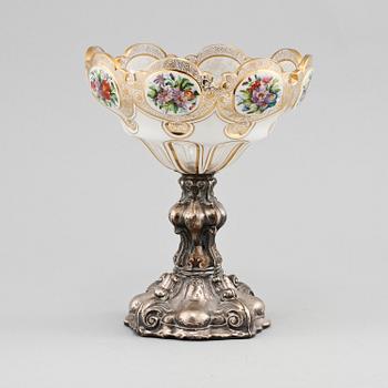 UPPSATSSKÅL, glas samt silver, omkring 1900.