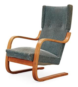 86. An Alvar Aalto armchair model 36/401,  O.y Huonekalu-ja Rakennustyötehdas A.B, Turku for Artek, Finland probably 1940's.