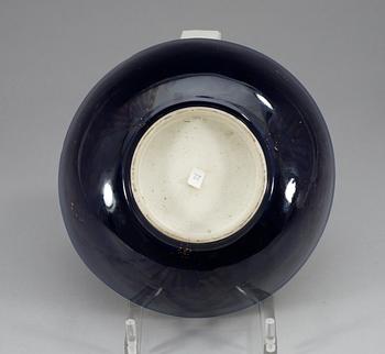 BÅLSKÅL, porslin. Qing dynastin, Qianlong (1736-95).