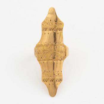 Ring 18K guld, som skydd vid sömnadsarbete. Carl Tengstedt, Göteborg 1828.