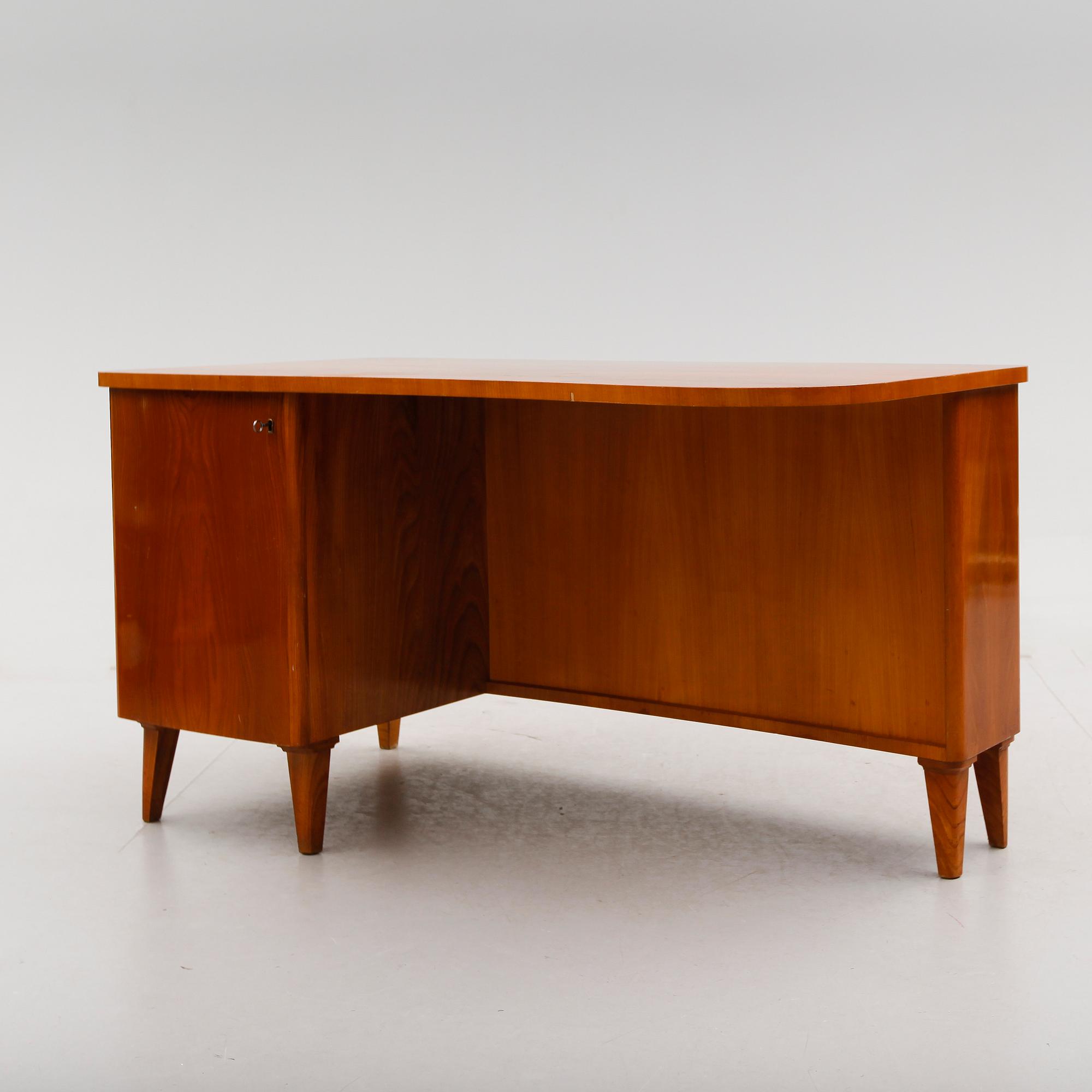 SKRIVBORD, 1900-talets mitt.