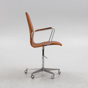 Arne Jacobsen, an "Oxford" swivel chair, Fritz Hansen, Denmark, 1971.