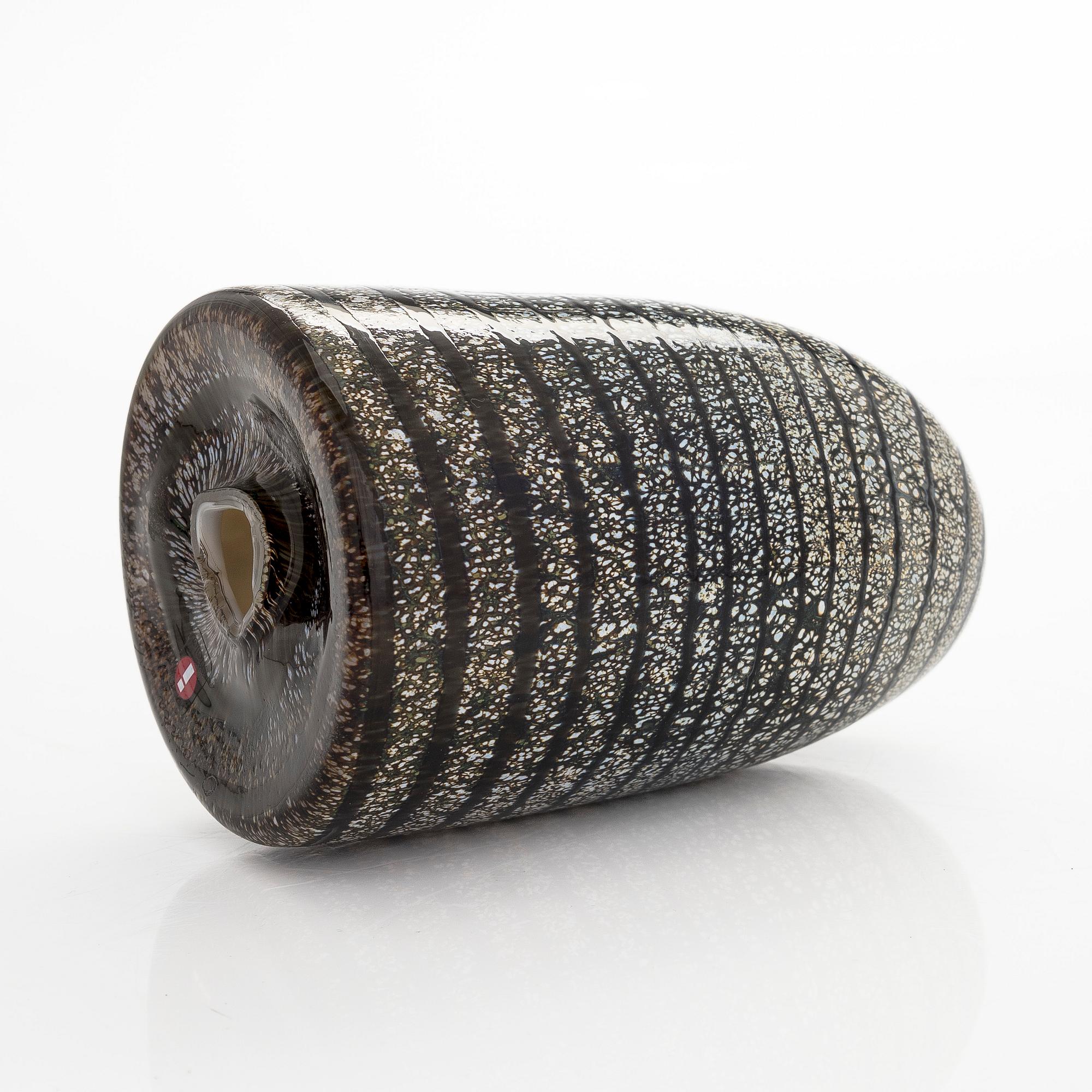 Oiva Toikka, a 'Barn Owl' glass bird, signed O. Toikka Nuutajärvi.