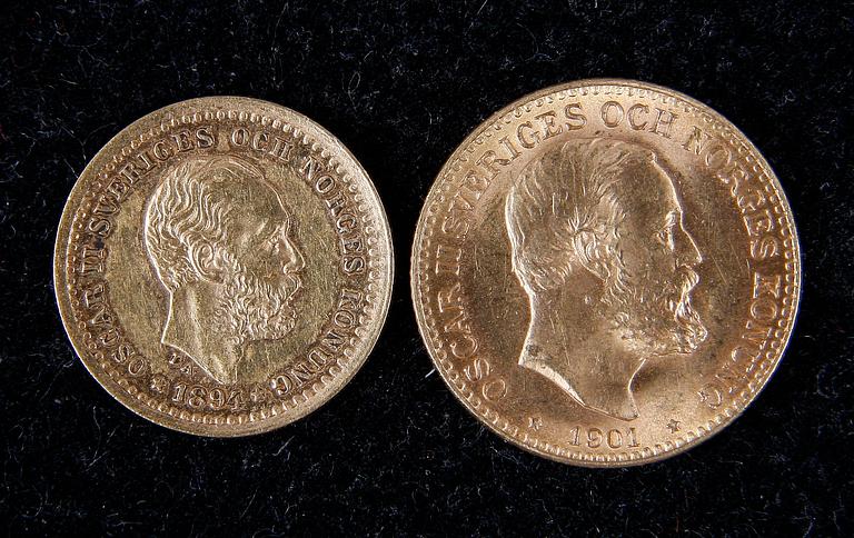 GULDMYNT, 2 st, 5 kr 1894, 10 kr 1901. Sverige. Tot 6 g.