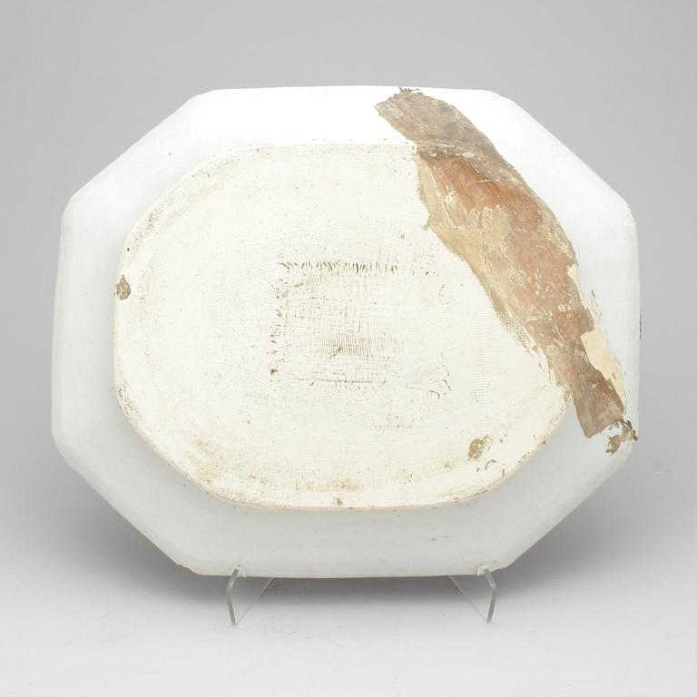 STEKFAT, 2 st, porslin. Qing dynastin, Qianlong (1735-96).