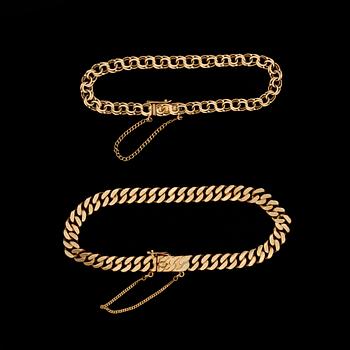 ARMBAND, 2 st, guld 18k, Gustaf Dahlgren & Co, Malmö 1931 resp Guldvaruhuset AB, Stockholm 1945. Tot ca 21 gram.