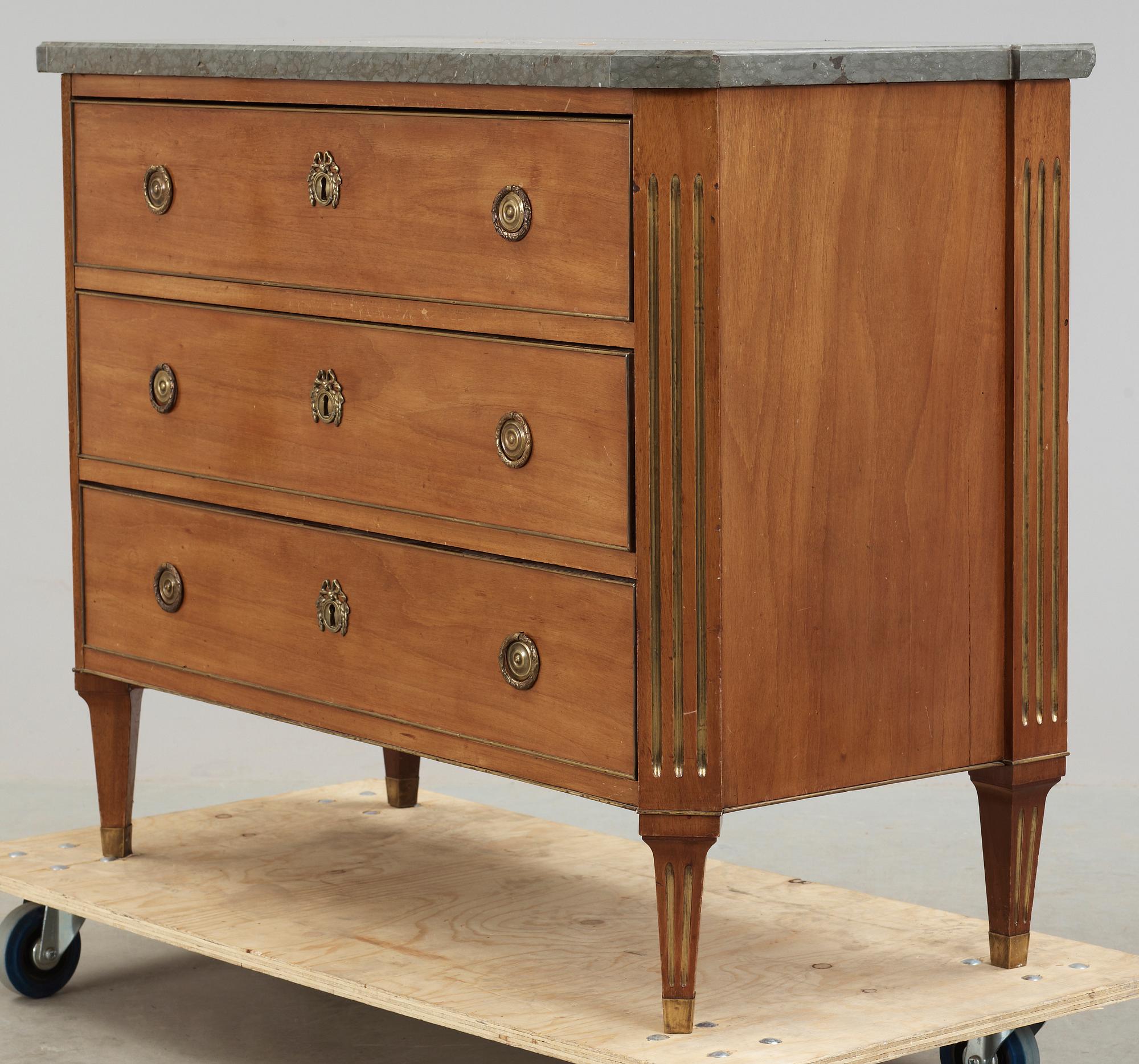 BYRÅ, sengustaviansk, 1800-talets början.