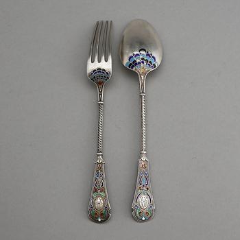 DESSERTGAFFEL och SKED, emalj och silver, David Andersen, Oslo, Norge. tot vikt ca 67 gram.