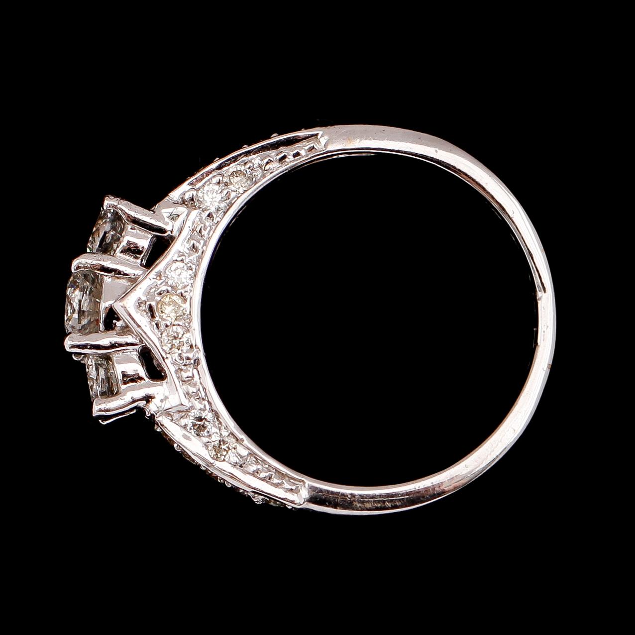 RING, 14 k vitguld, briljantslipade diamanter tot 0.96 ct.