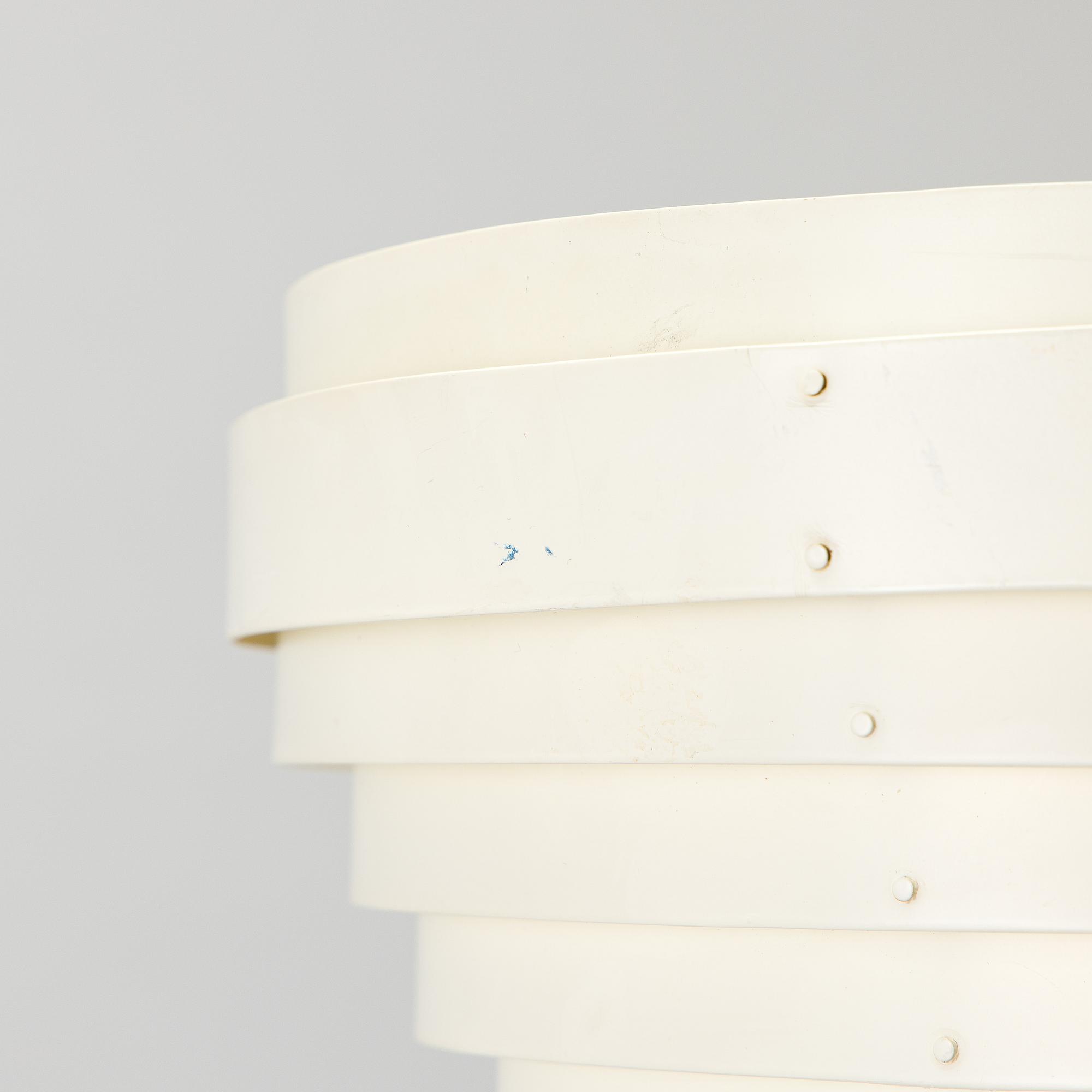 Alvar Aalto, 'Angel wing' model A 805 floor light manufactured by Valaisinpaja Oy, end of 20th century.