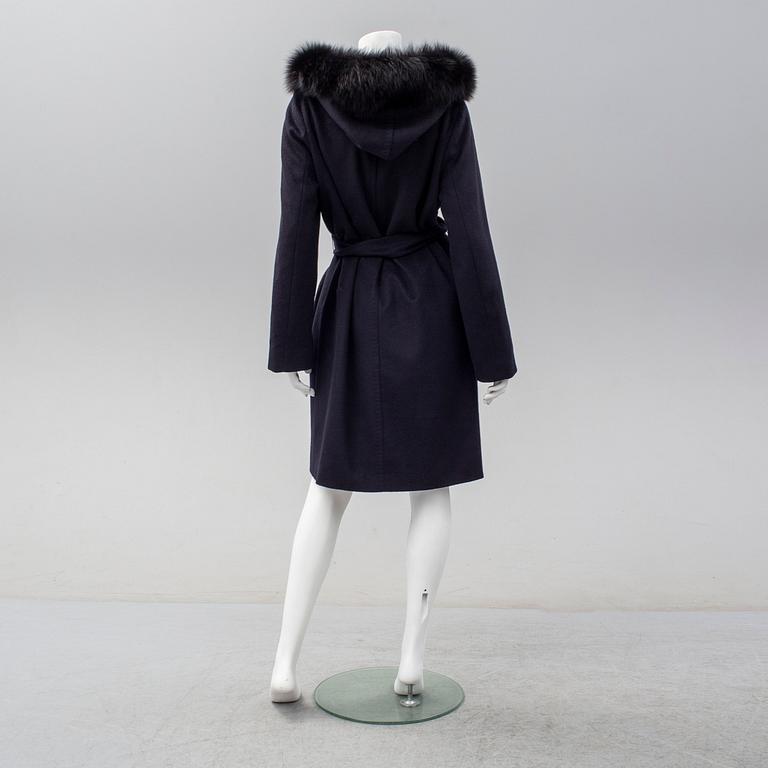 A size 40 coat from MAXMARA.