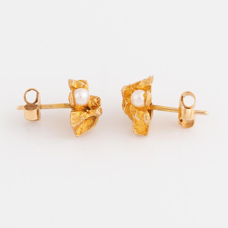 Björn Weckström, "Saana", 14K gold and cultured pearl earrings.