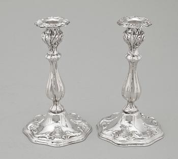 LJUSSTAKAR, ett par, silver, EG Markström, Uppsala, 1852. total vikt ca 339 g.