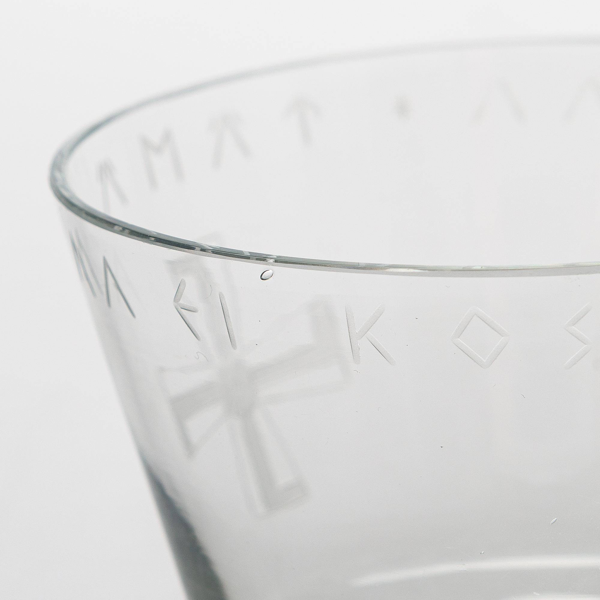 Arttu Brummer, skål, "Hjälteglaset I", Riihimäen Lasi Oy 1940-tal.