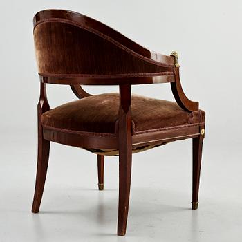 BALJFÅTÖLJ, empirestil, 1900-talets första hälft.