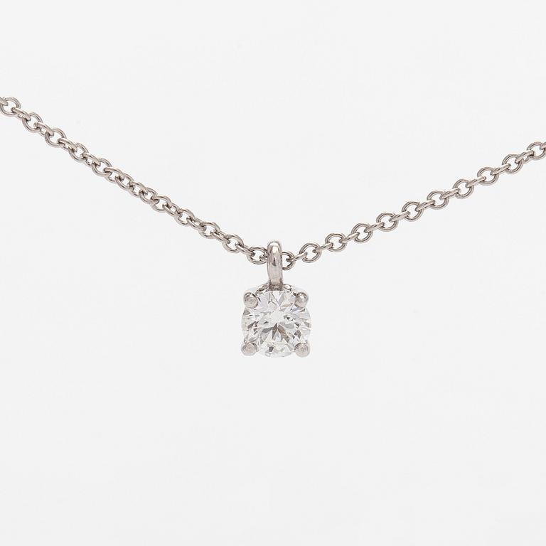Tiffany & Co, halsband, platina, med en briljantslipad diamant.