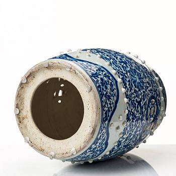A blue and white garden seat, Qing dynasty, 19th Century.