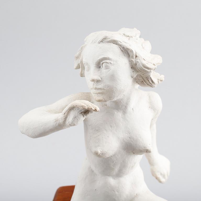 IVAR JOHNSSON, 2 st, skulpturer, gips, monogramsignerade.