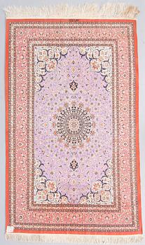 A SILK CARPET, silk Ghom, signed, 164x102 cm.