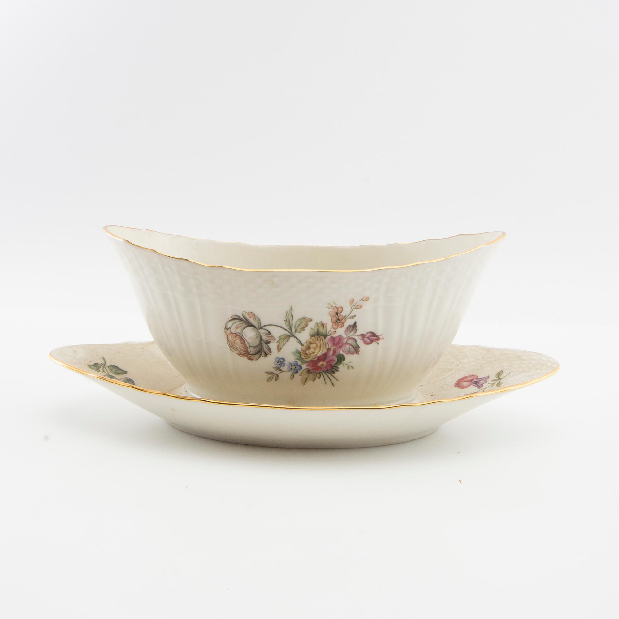 Servis ca 60 dlr "Frijsenborg" Royal Copenhagen Danmark 1900-talets mitt porslin.